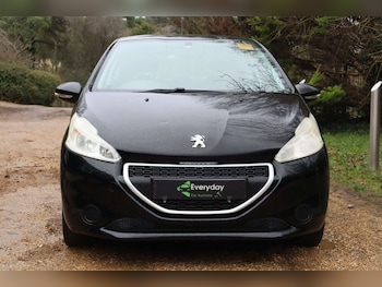Used Peugeot 208 2012 for sale - 77910139: Photo
