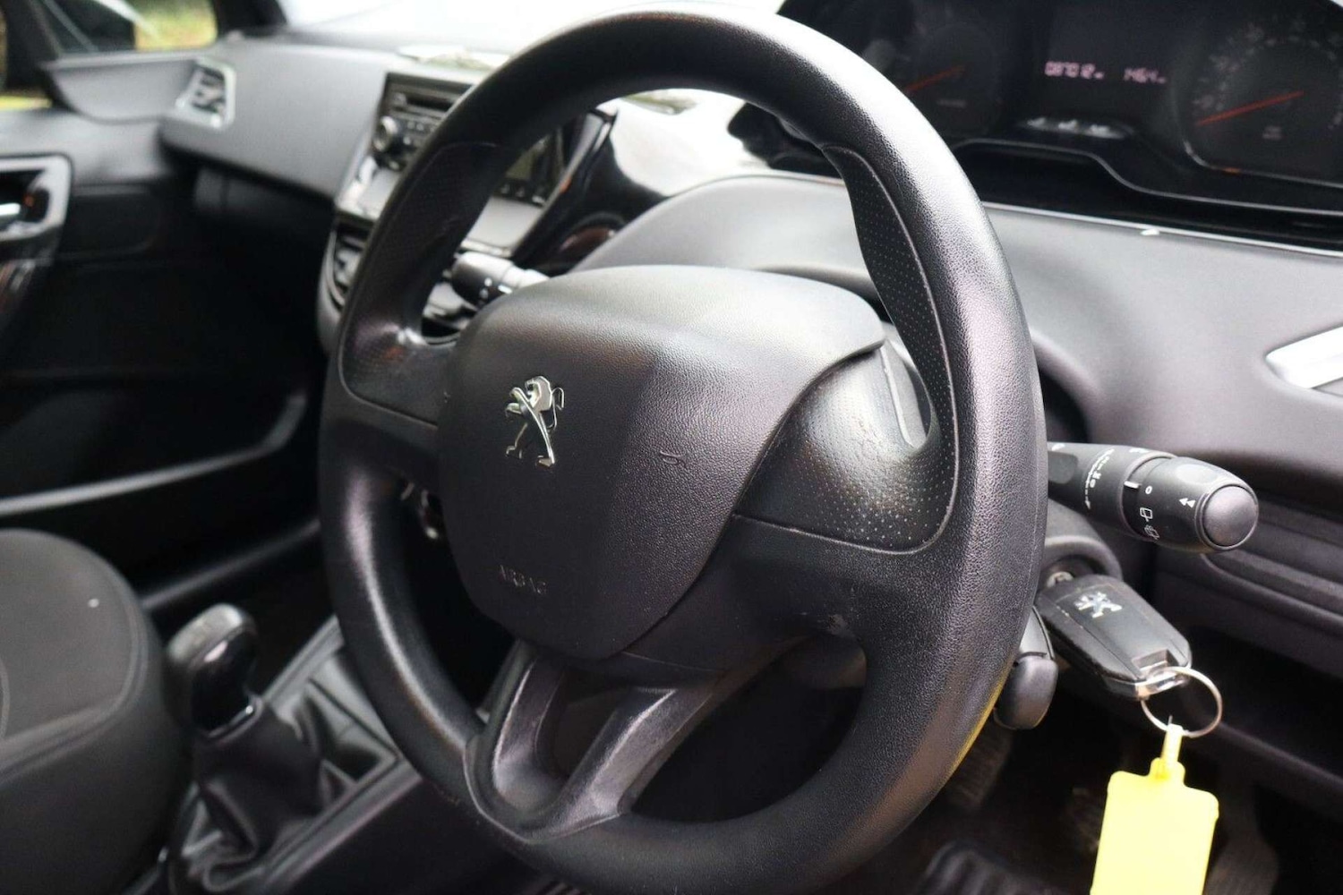 Used Peugeot 208 2012 for sale - 77910139: Photo 34