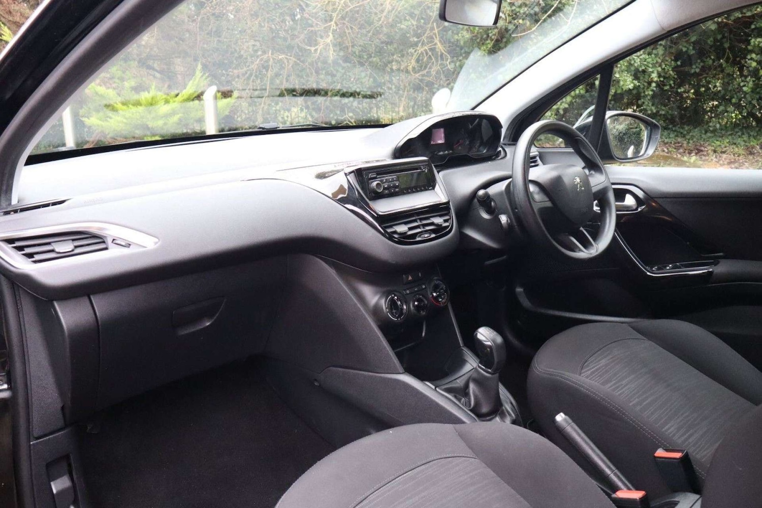 Used Peugeot 208 2012 for sale - 77910139: Photo 4