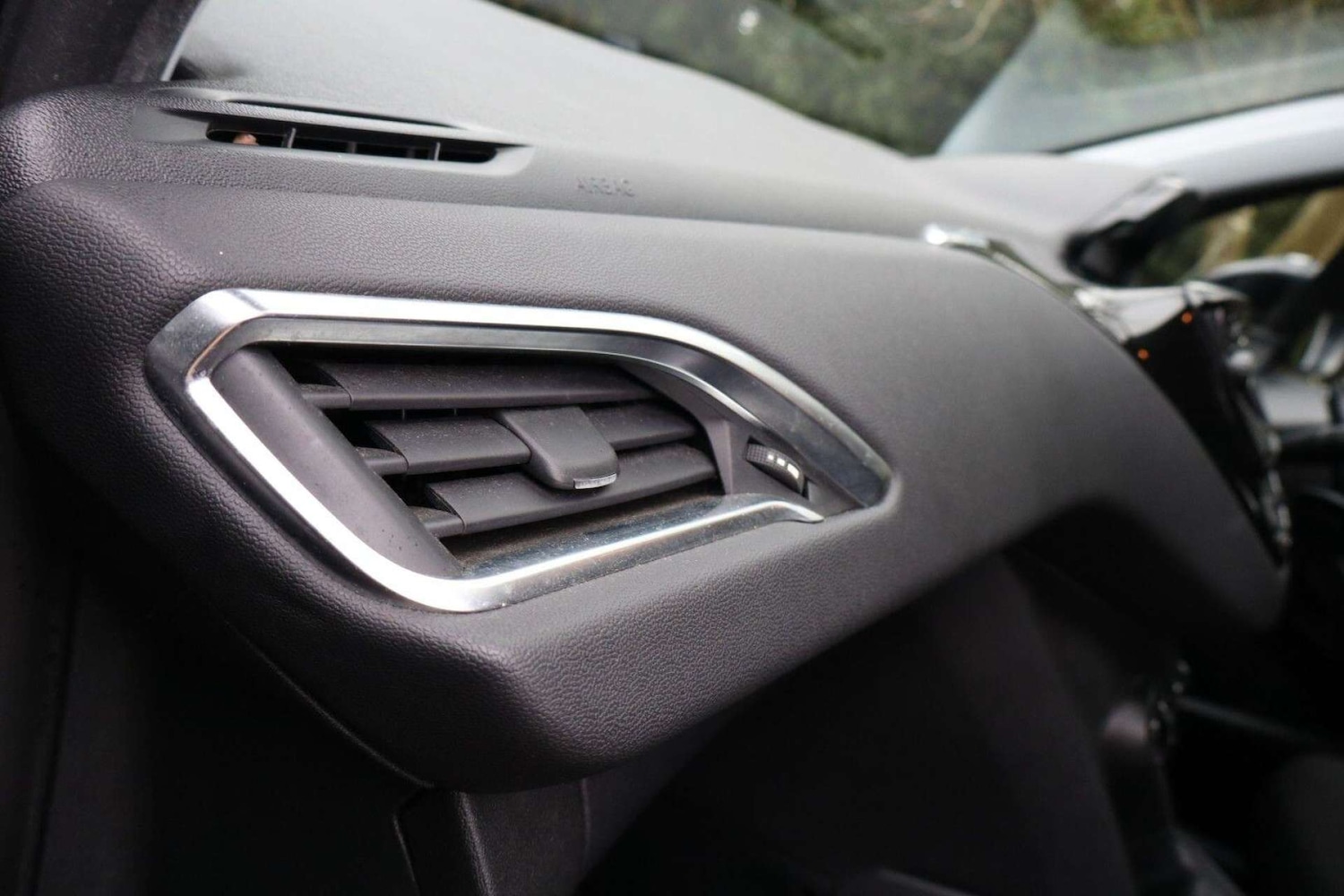 Used Peugeot 208 2012 for sale - 77910139: Photo 42