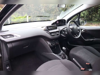 Used Peugeot 208 2012 for sale - 77910139: Photo