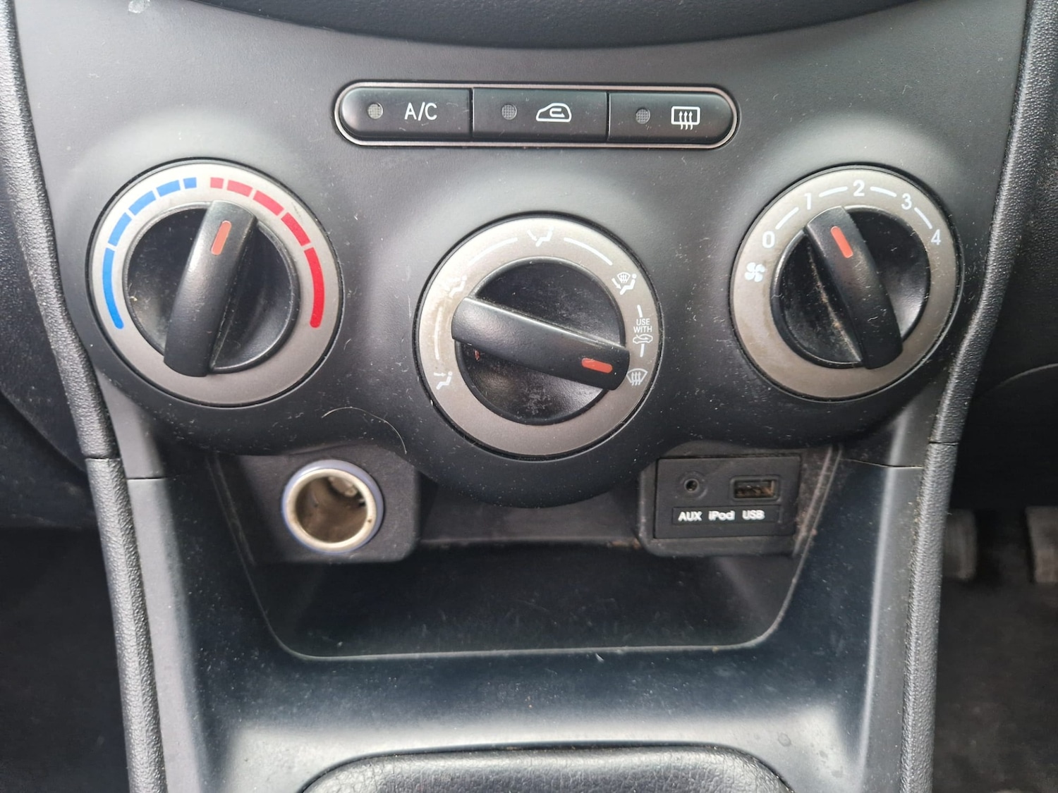 Used Hyundai i10 2012 for sale - 76650444: Photo 15