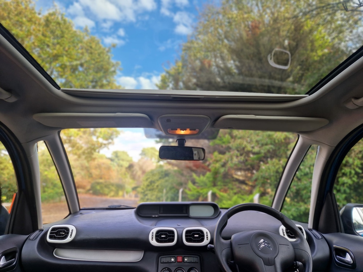 Used Citroen C3 Picasso 2014 for sale - 76555269: Photo 16