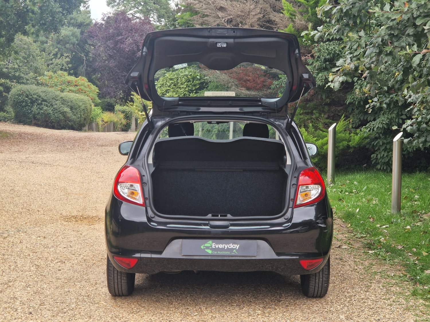 Used Renault Clio 2010 for sale - 76037476: Photo 24