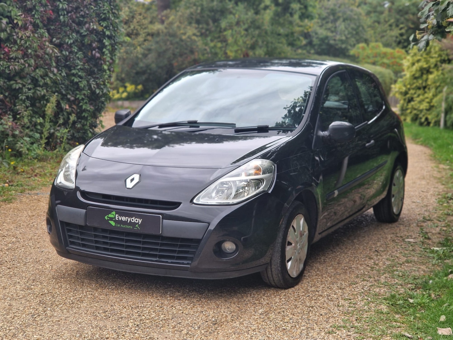 Used Renault Clio 2010 for sale - 76037476: Photo 8