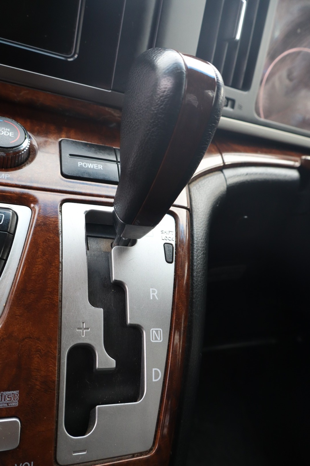 Used Nissan Elgrand 2022 for sale - 77590178: Photo 17