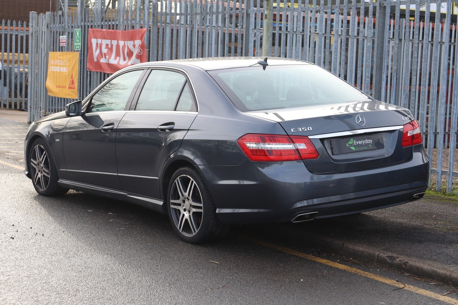 Used Mercedes-Benz E Class 2010 for sale - 77023909: Photo 10