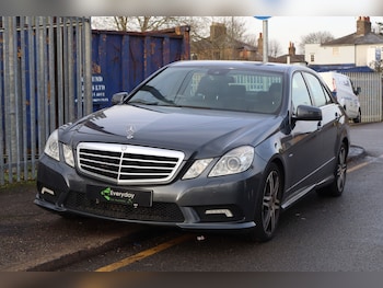 Used Mercedes-Benz E Class 2010 for sale - 77023909: Photo