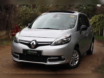 Used Renault Scenic 2016 for sale - 77689601: Photo