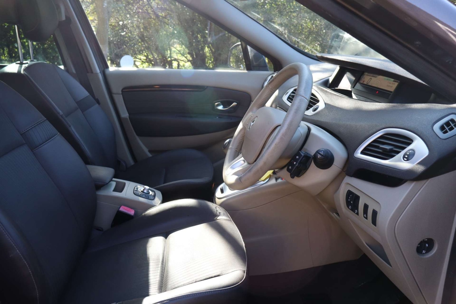 Used Renault Scenic 2010 for sale - 77916366: Photo 24