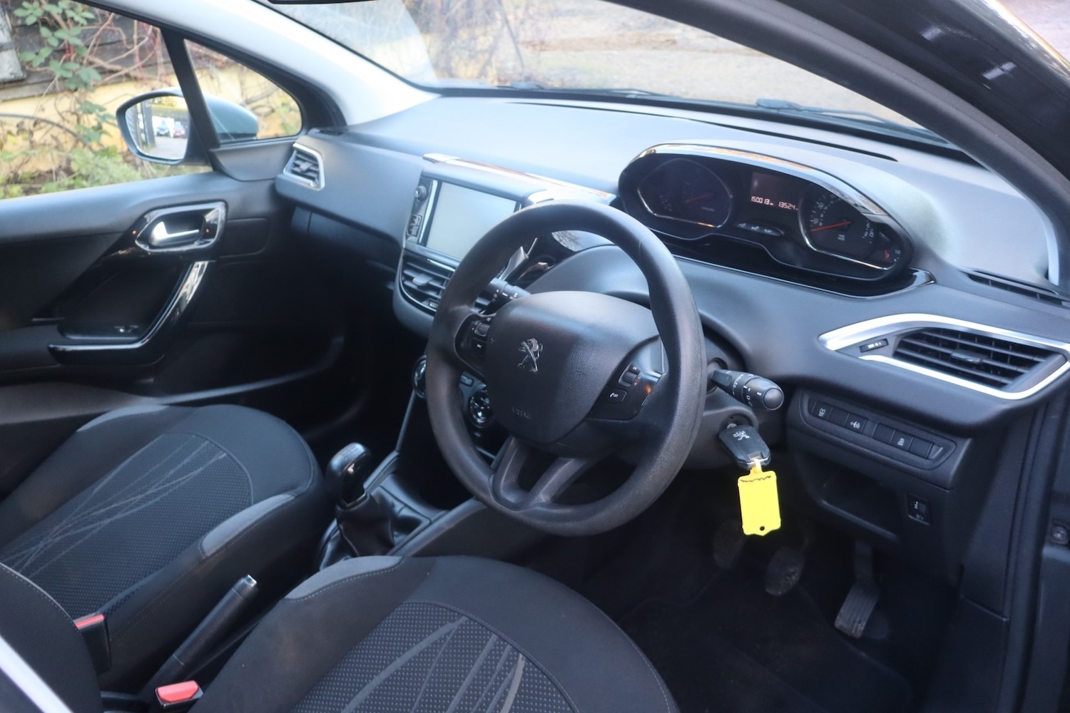 Used Peugeot 208 2014 for sale - 76777118: Photo 11