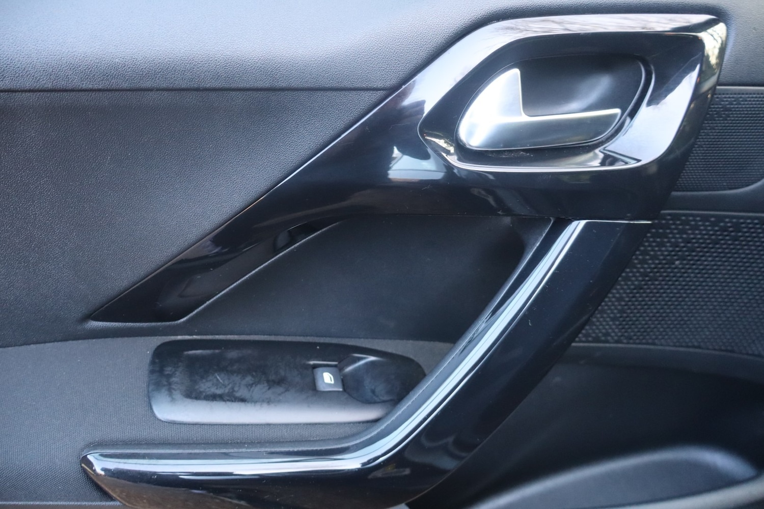 Used Peugeot 208 2014 for sale - 76777118: Photo 38