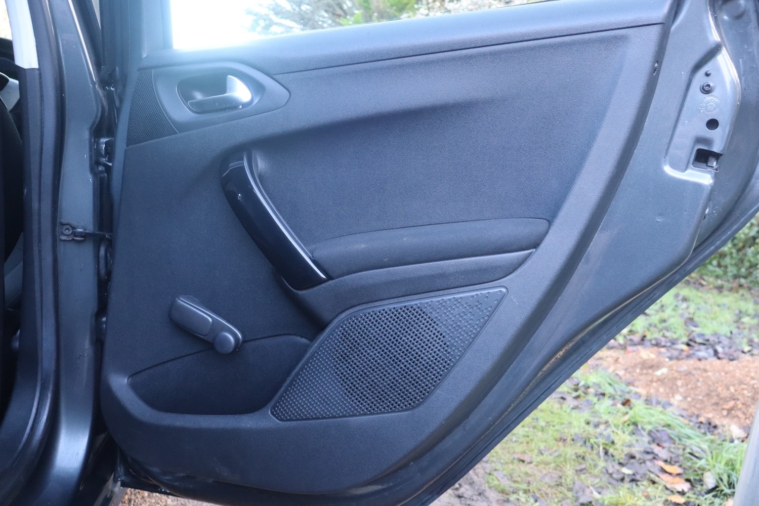 Used Peugeot 208 2014 for sale - 76777118: Photo 41