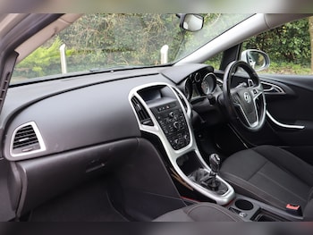 Used Vauxhall Astra 2012 for sale - 77818665: Photo