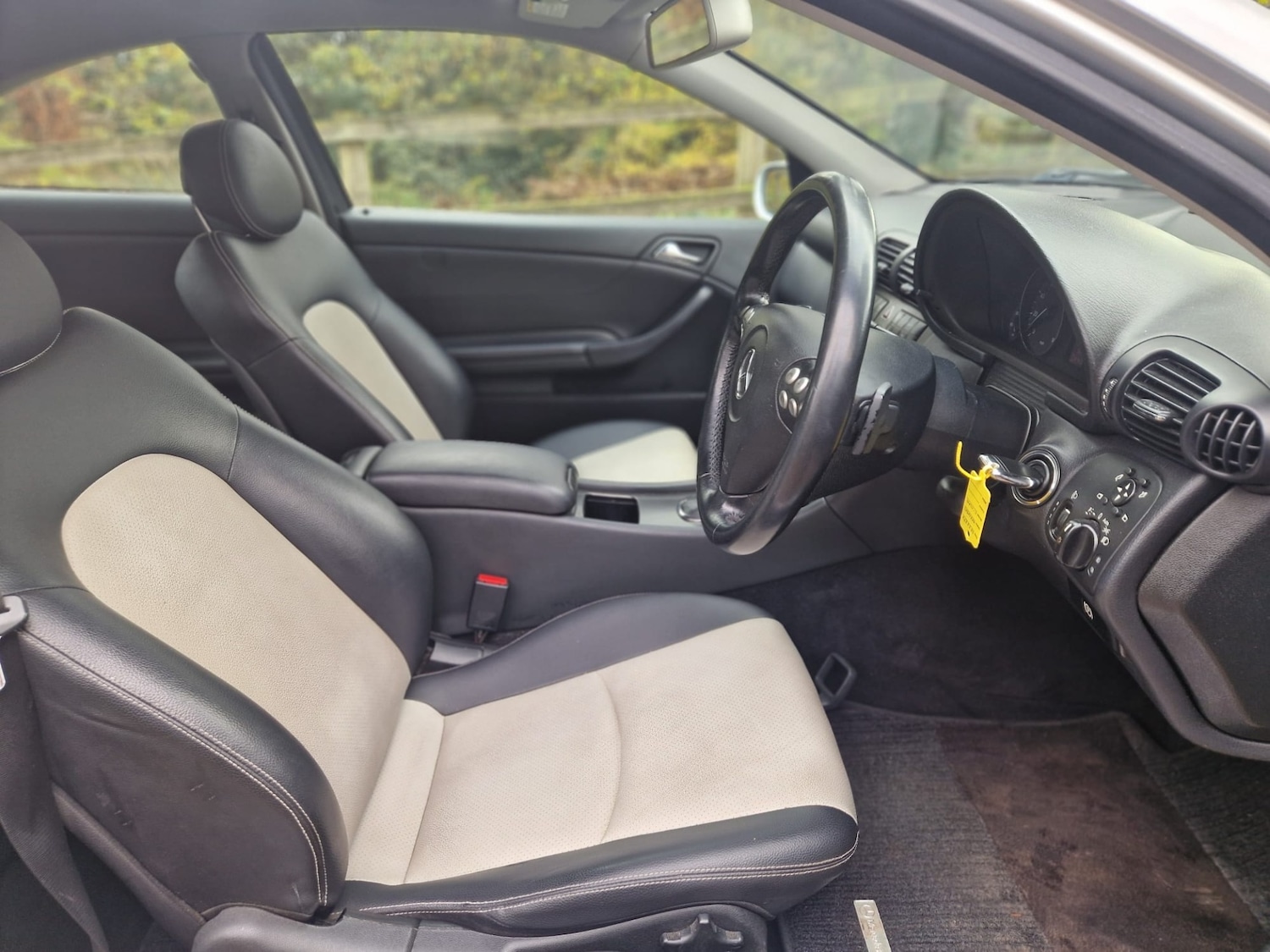 Used Mercedes-Benz C Class 2007 for sale - 76518094: Photo 11