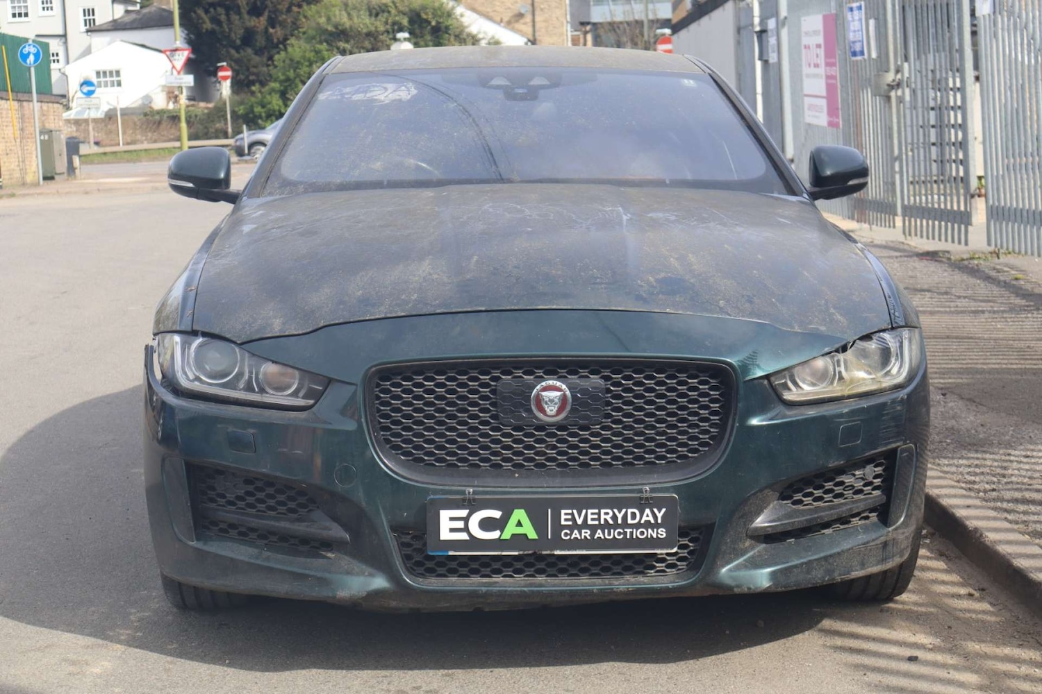 Used Jaguar XE 2016 for sale - 78196751: Photo 2
