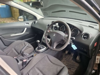 Used Peugeot 308 2009 for sale - 78646000: Photo