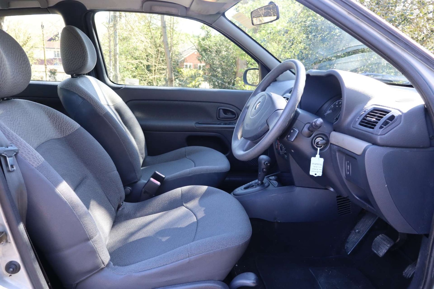 Used Renault Clio 2004 for sale - 78150127: Photo 18