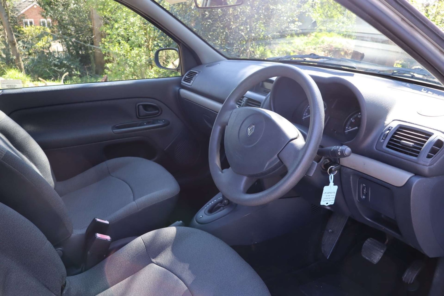 Used Renault Clio 2004 for sale - 78150127: Photo 19