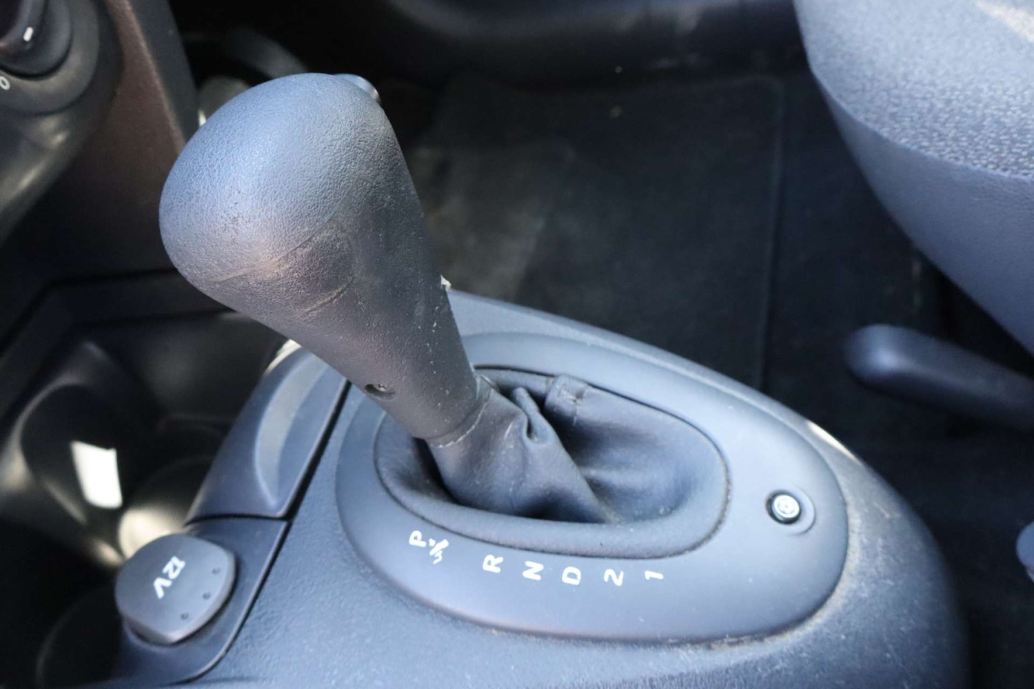 Used Renault Clio 2004 for sale - 78150127: Photo 25