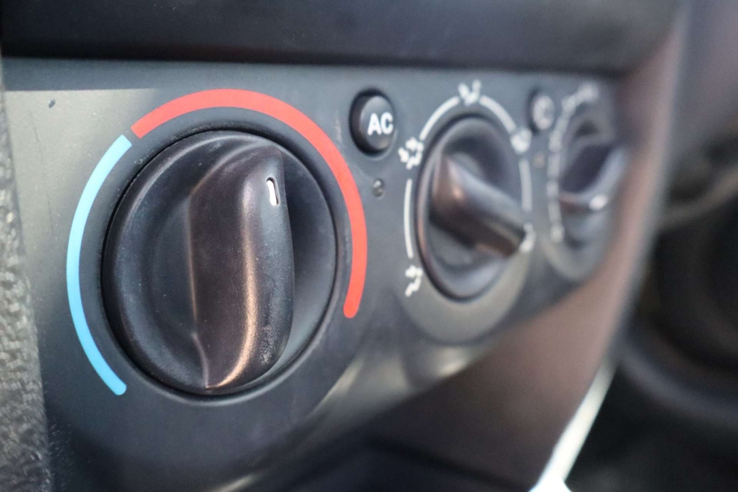 Used Renault Clio 2004 for sale - 78150127: Photo 26