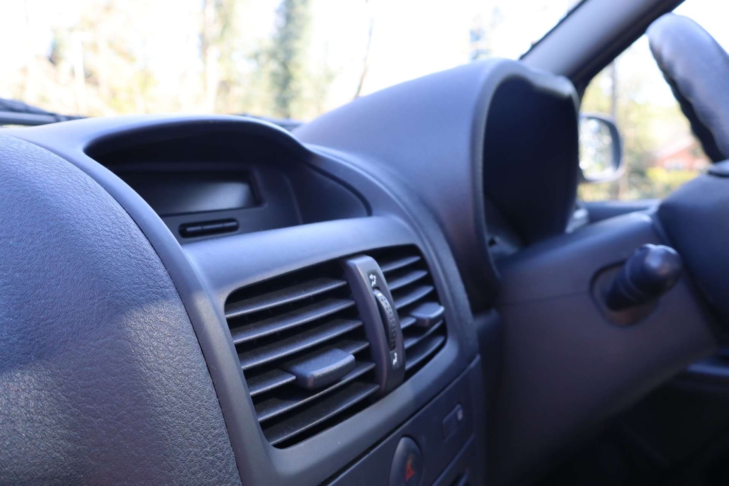 Used Renault Clio 2004 for sale - 78150127: Photo 28