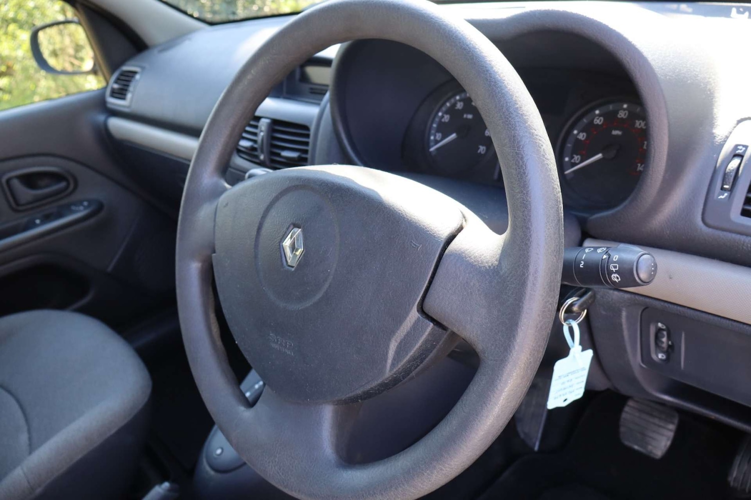 Used Renault Clio 2004 for sale - 78150127: Photo 43