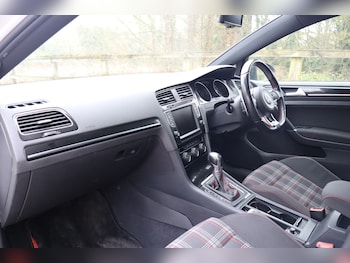 Used Volkswagen Golf 2014 for sale - 77732794: Photo