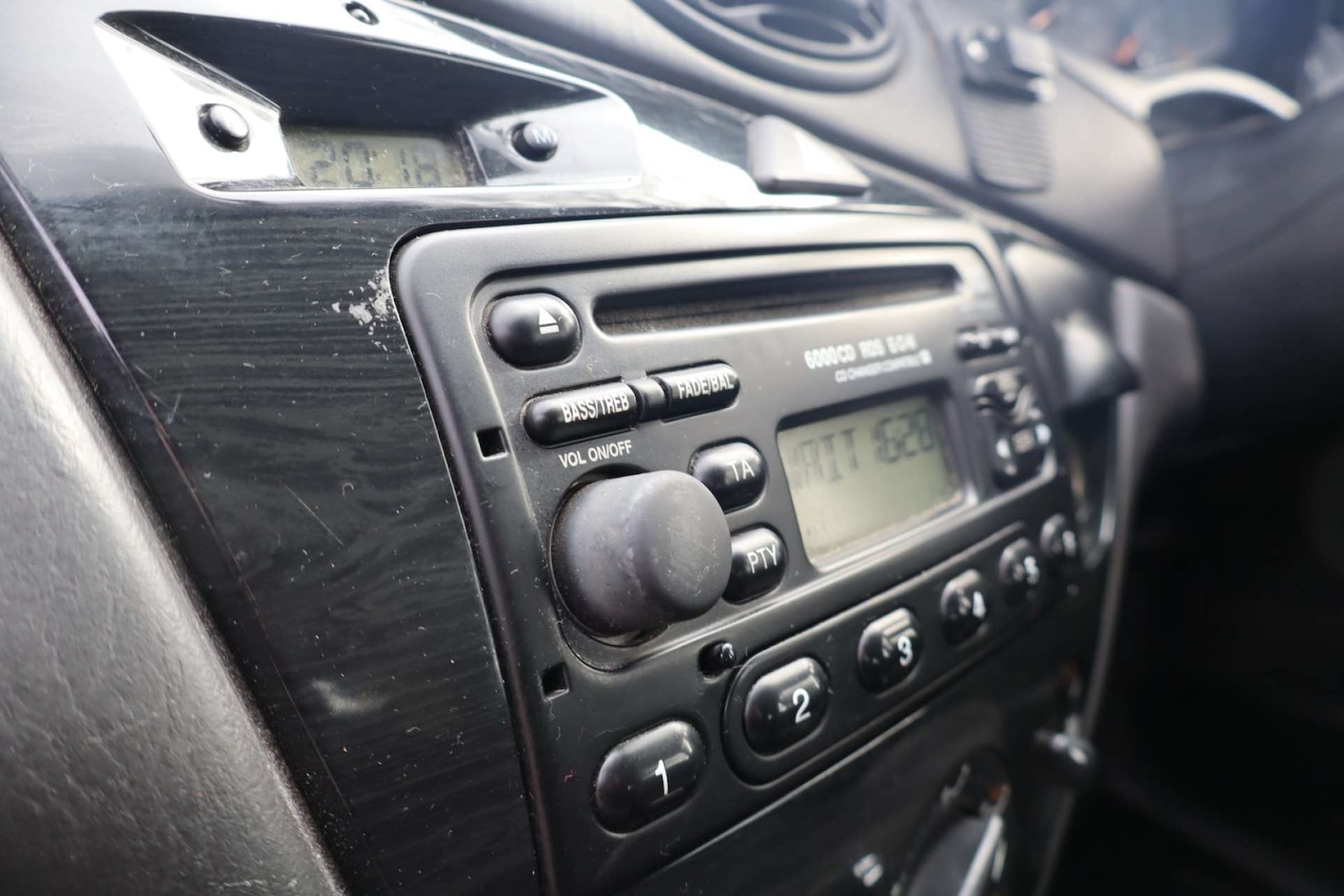 Used Ford Focus 2003 for sale - 77963160: Photo 27