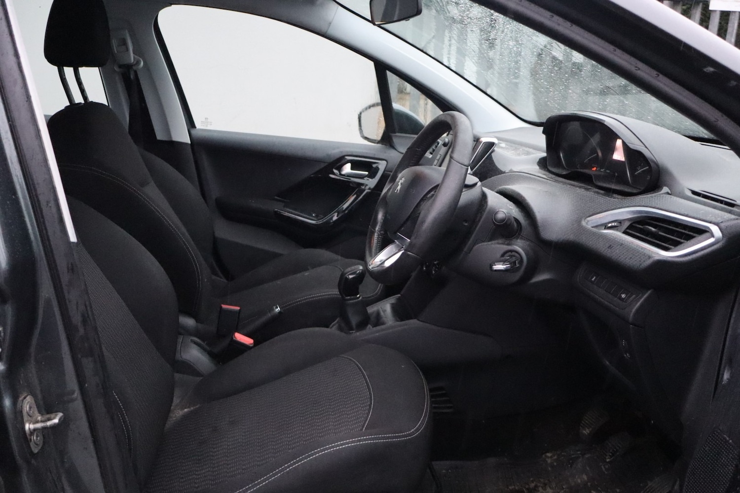 Used Peugeot 208 2017 for sale - 77210335: Photo 10