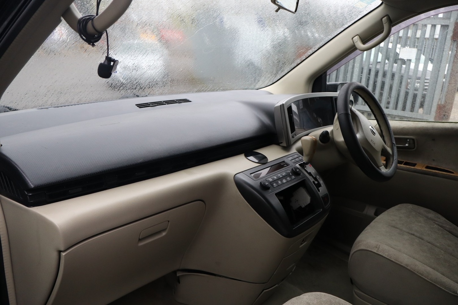 Used Nissan Elgrand 2014 for sale - 77606959: Photo 9