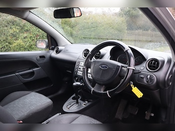 Used Ford Fiesta 2005 for sale - 77337250: Photo