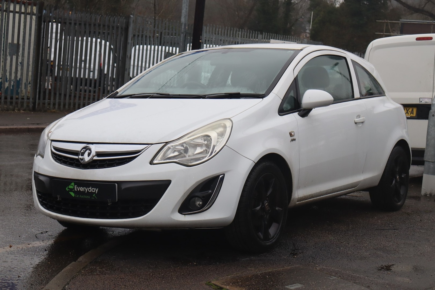 Used Vauxhall Corsa 2012 for sale - 77445737: Photo 2