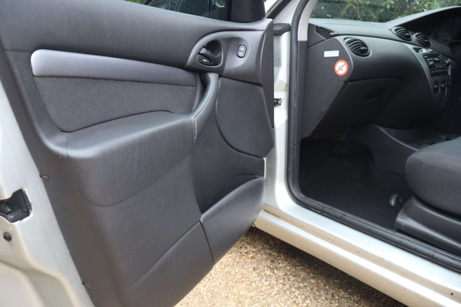 Used Ford Focus 2002 for sale - 78039624: Photo 27