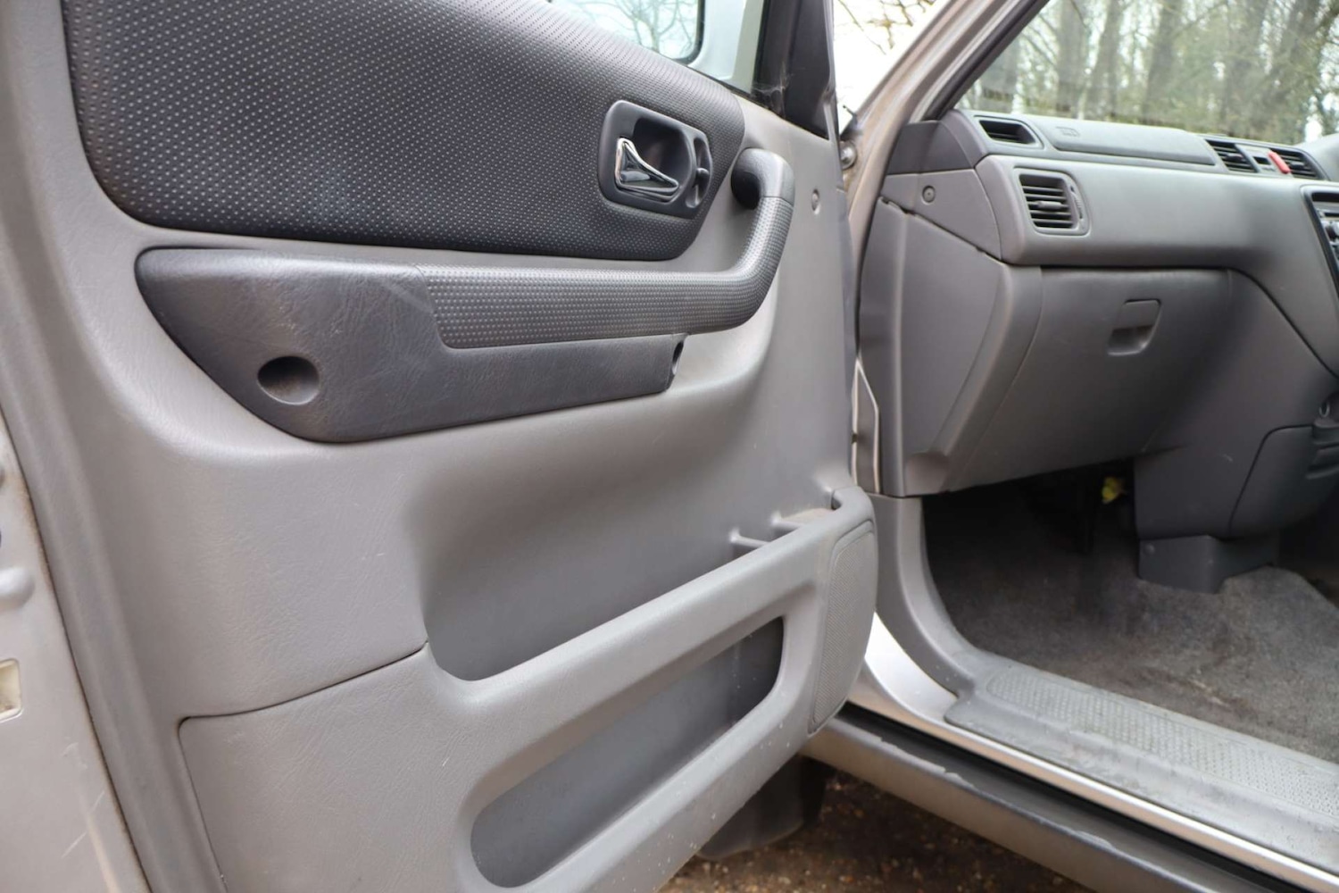Used Honda CR-V 2001 for sale - 78097332: Photo 27