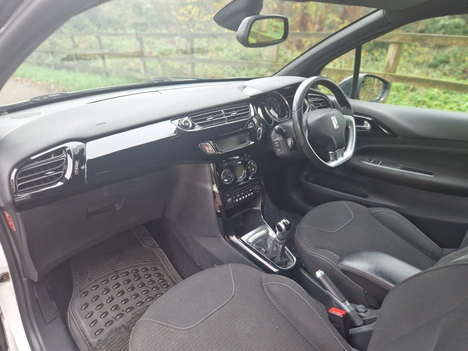 Used Citroen DS3 2013 for sale - 76589059: Photo 23