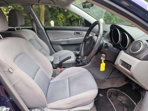 Used Mazda Mazda3 2005 for sale - 76288365: Photo 11