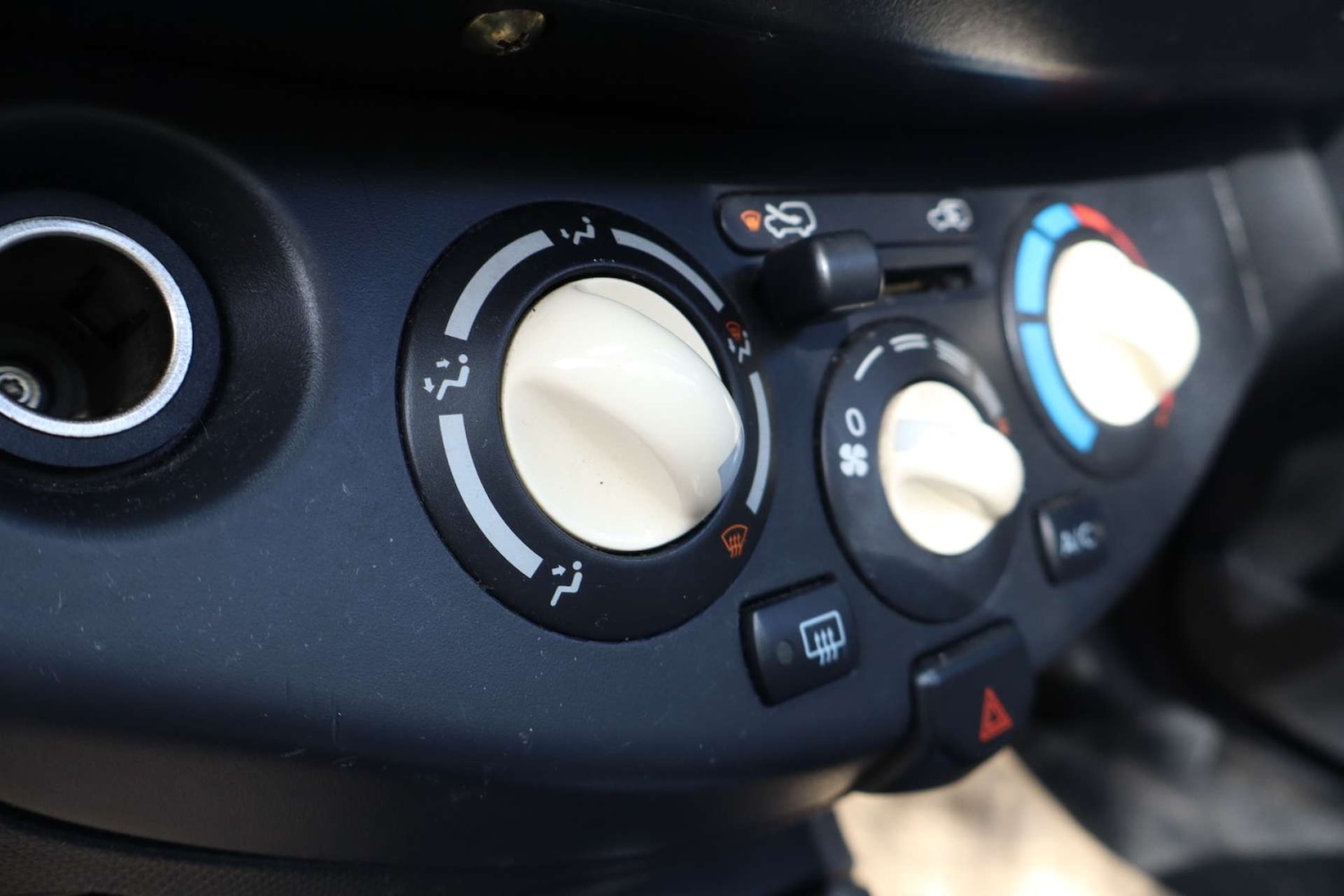 Used Nissan Micra C+C 2006 for sale - 78055113: Photo 32