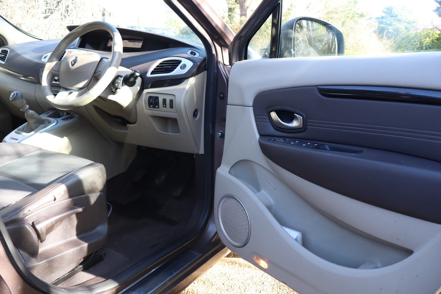 Used Renault Grand Scenic 2010 for sale - 77888275: Photo 18