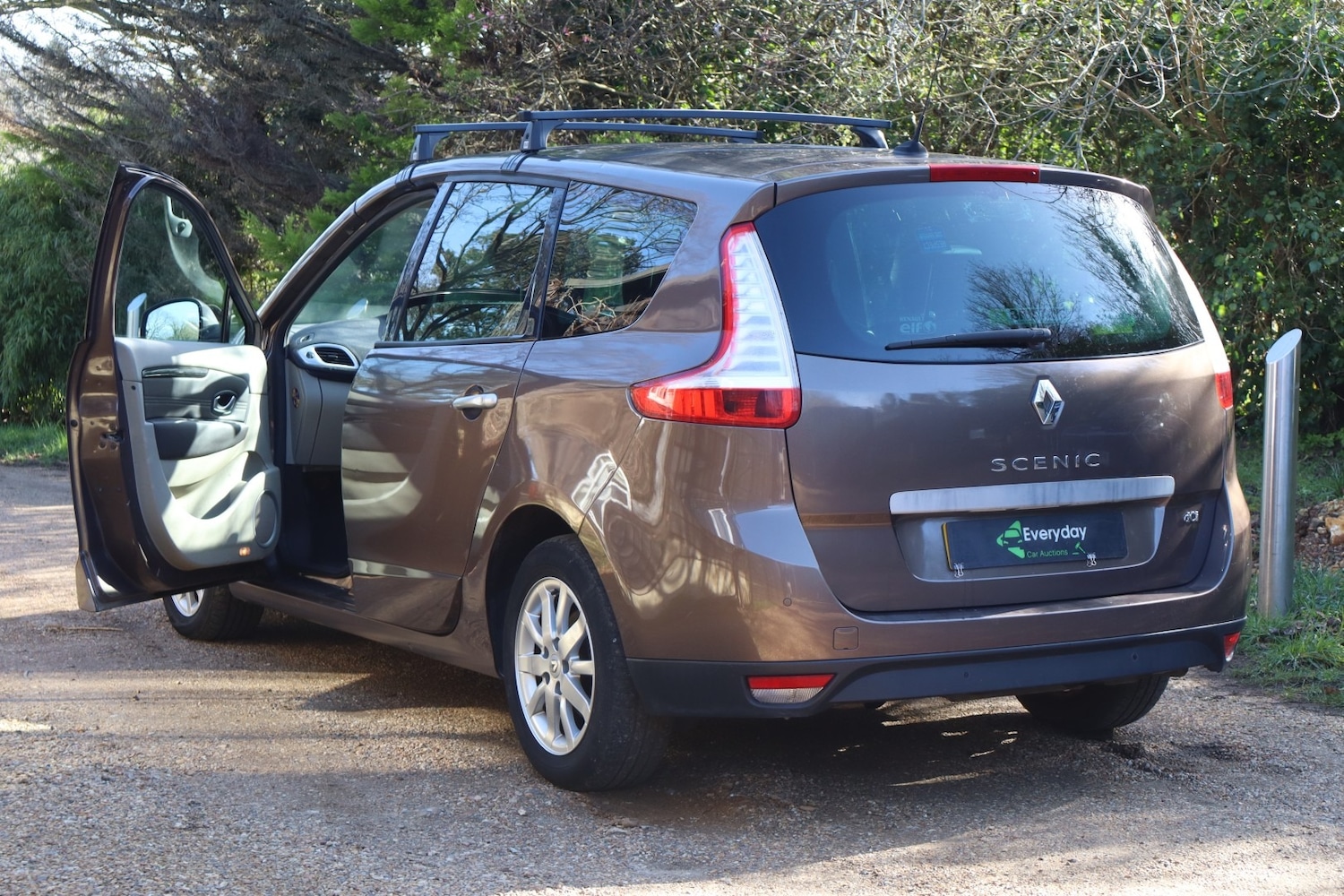 Used Renault Grand Scenic 2010 for sale - 77888275: Photo 23