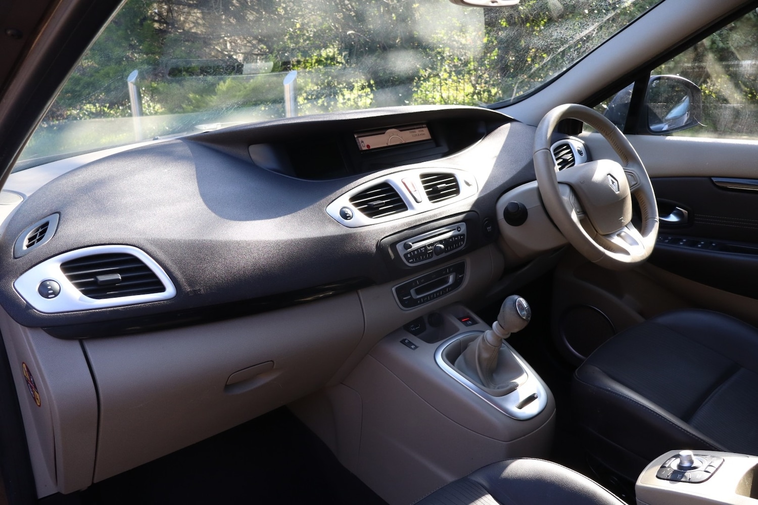 Used Renault Grand Scenic 2010 for sale - 77888275: Photo 4