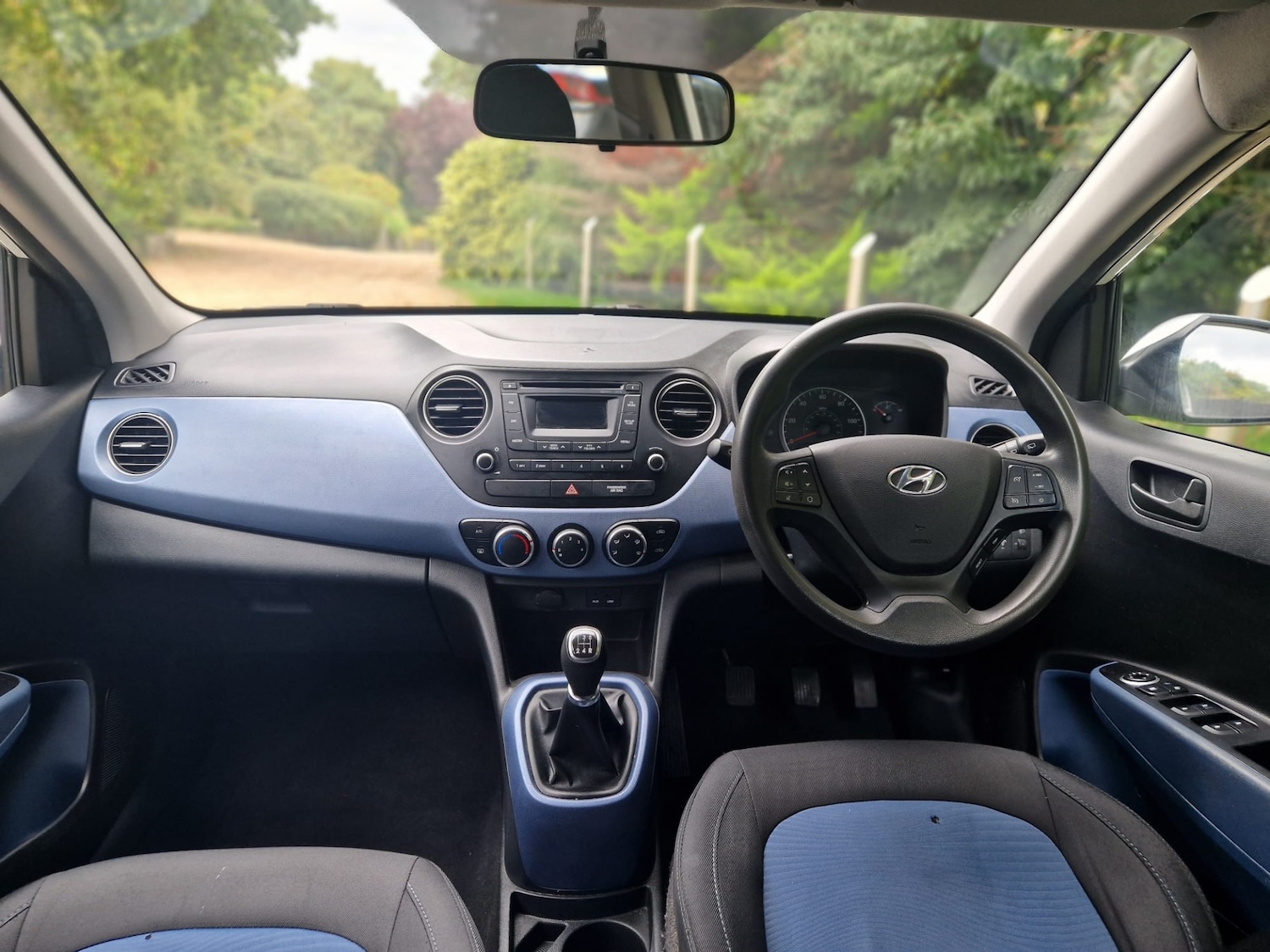Used Hyundai i10 2015 for sale - 76192420: Photo 14