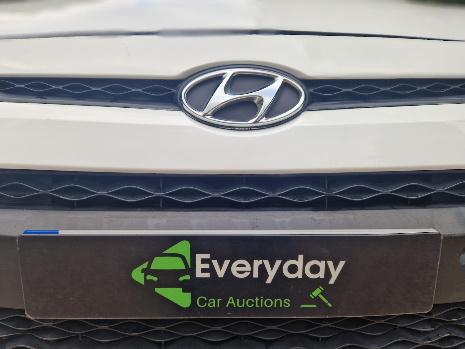 Used Hyundai i10 2015 for sale - 76192420: Photo 9