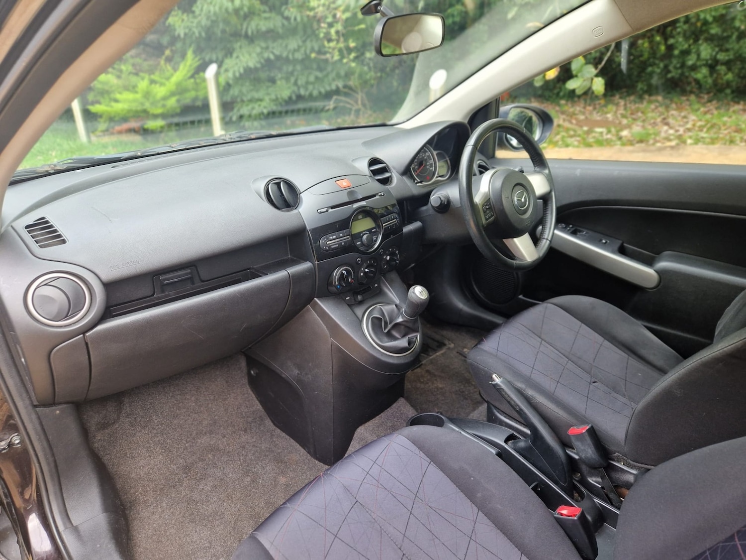 Used Mazda Mazda2 2011 for sale - 76355282: Photo 13