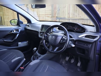 Used Peugeot 208 2012 for sale - 78467730: Photo