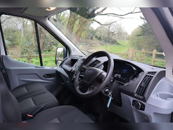 Used Ford Transit 2018 for sale - 78080728: Photo