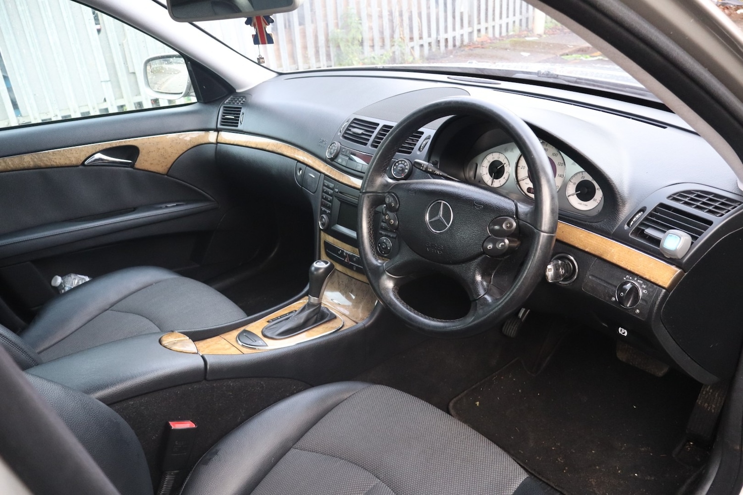 Used Mercedes-Benz E Class 2008 for sale - 77024339: Photo 3