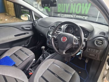 Used Fiat Punto Evo 2011 for sale - 78769500: Photo