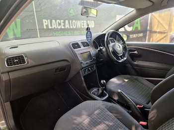 Used Volkswagen Polo 2017 for sale - 79393387: Photo
