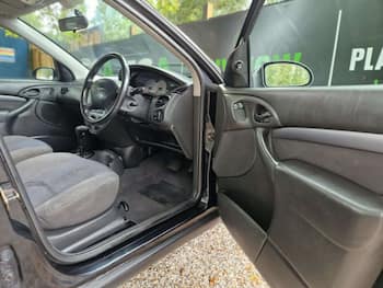 Used Ford Focus 2001 for sale - 79709720: Photo